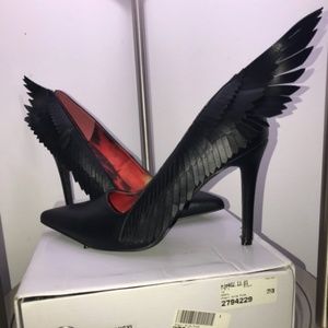 Size 10 YRU Angyl Heels in Black NIB
